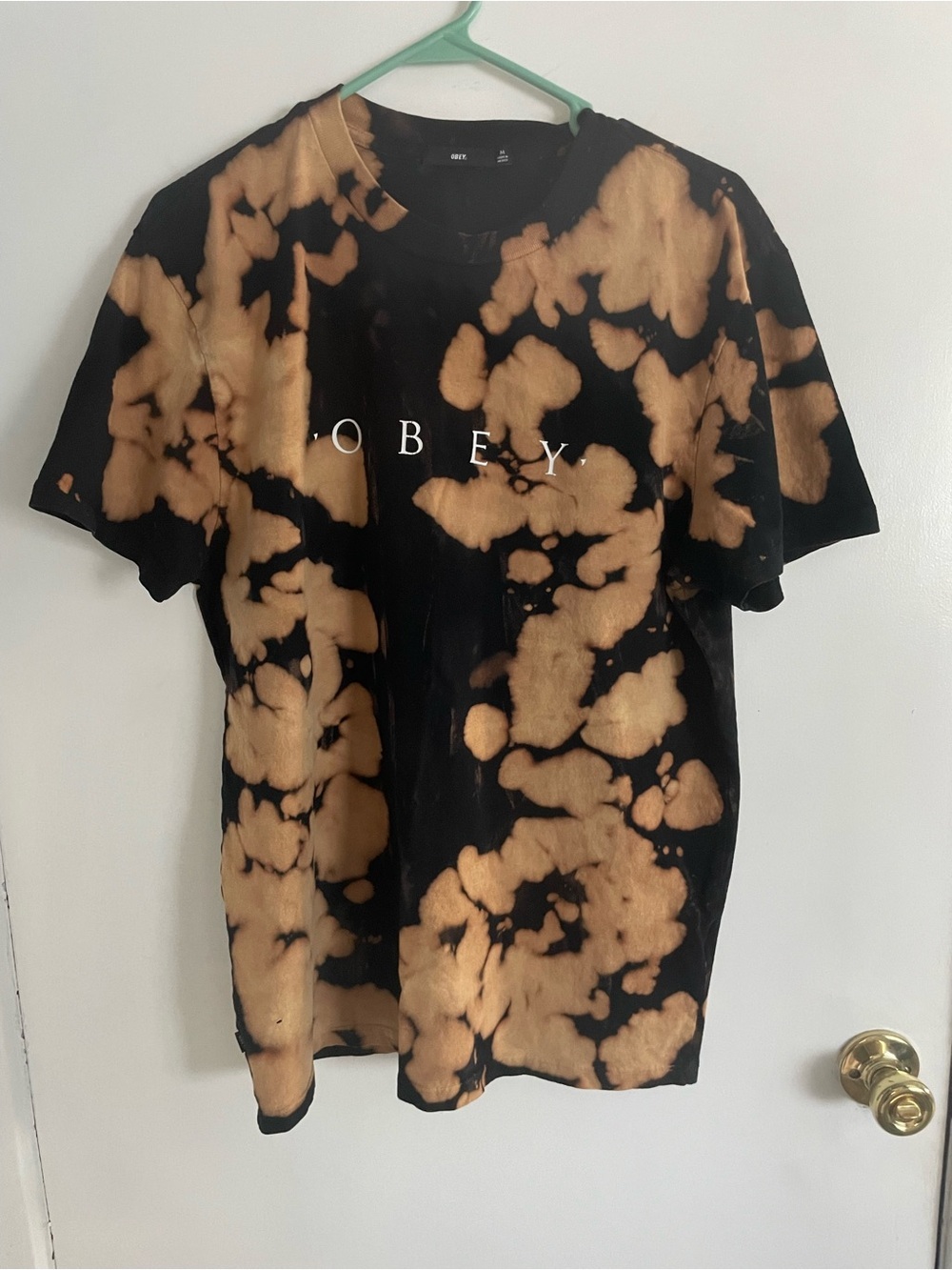 Obey Men's Black and Tan Bleached-Look T-Shirt in Medium